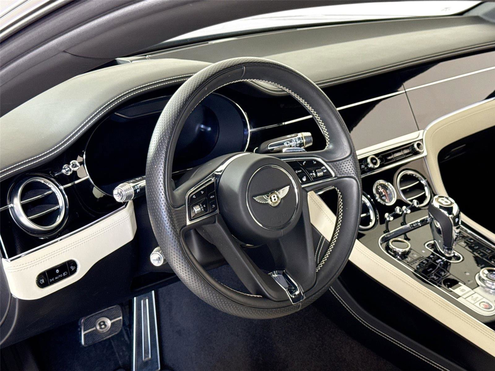 Used 2020 Bentley Continental GT V8 AWD/4WD image 16