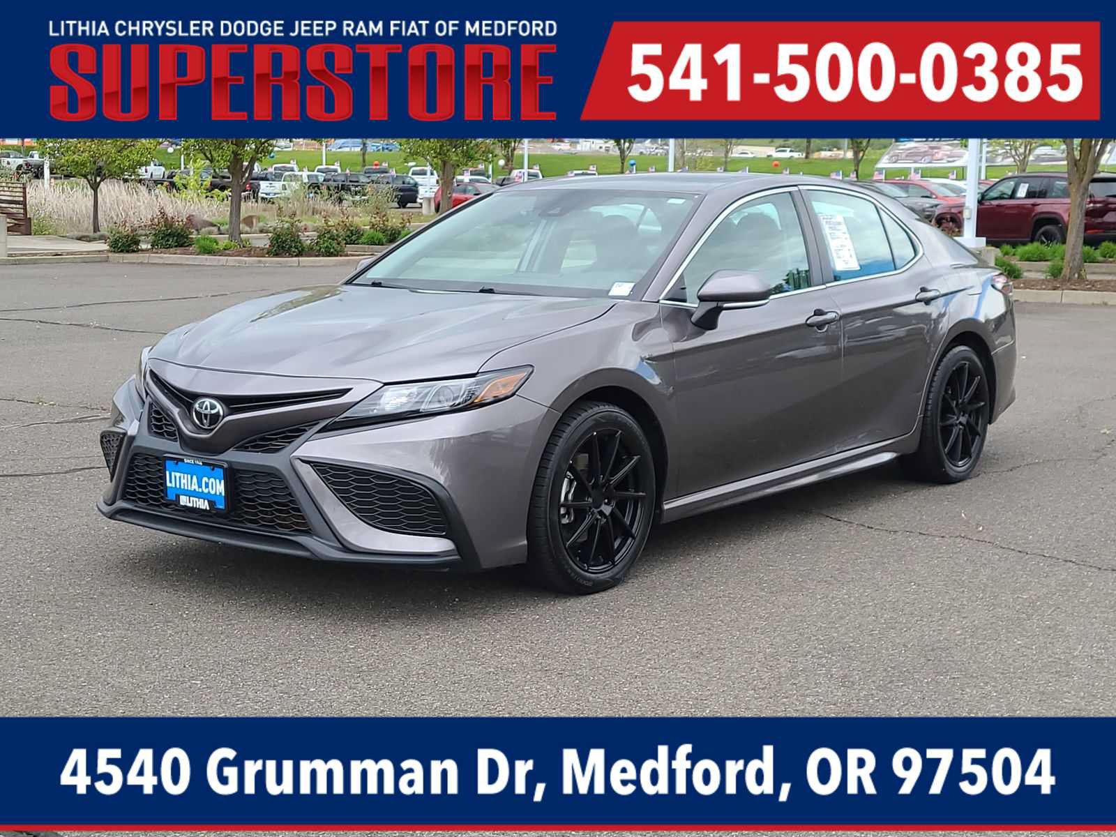 Used 2023 Toyota Camry SE w/ Cold Weather Package FWD image 1
