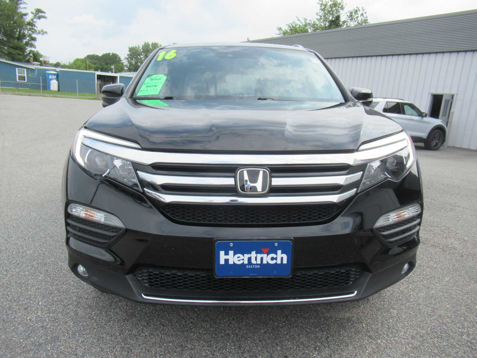 Used 2016 Honda Pilot Touring image 2