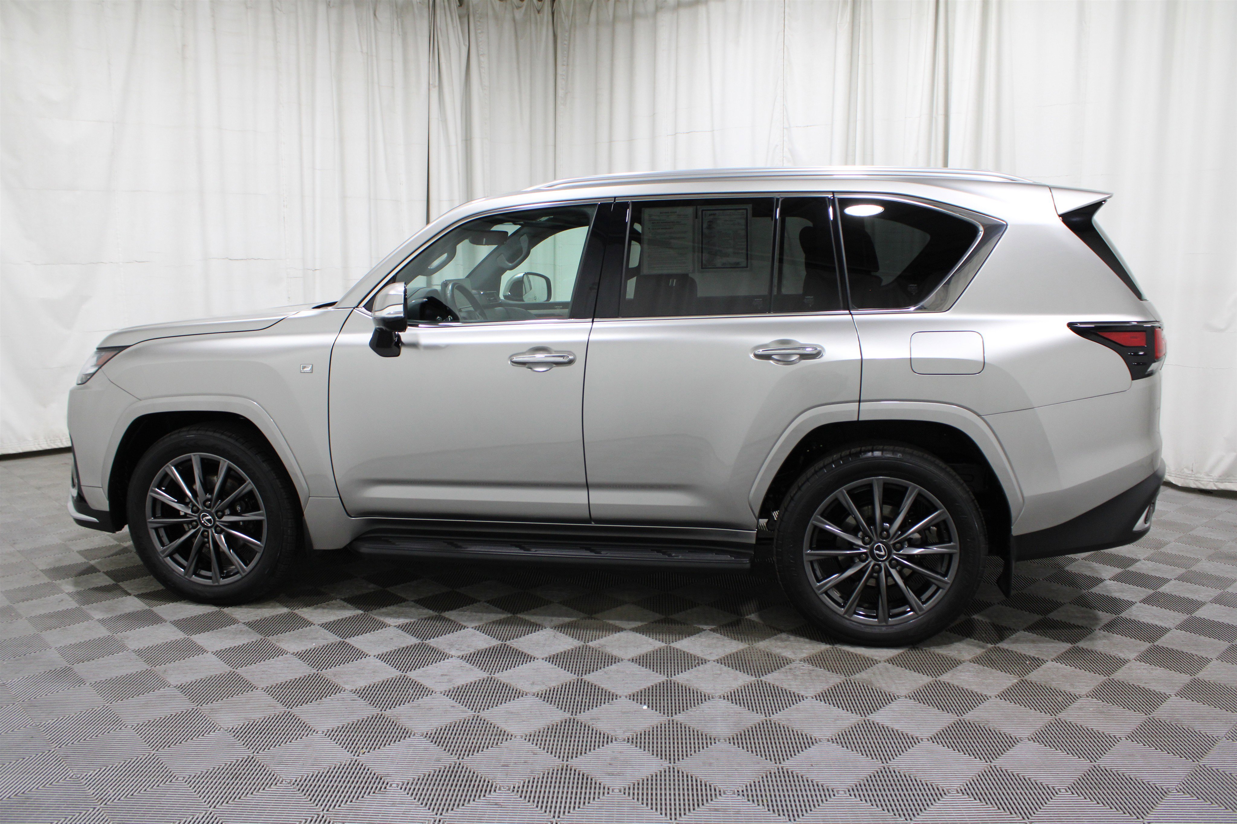 Used 2024 Lexus LX 600 F Sport image 38