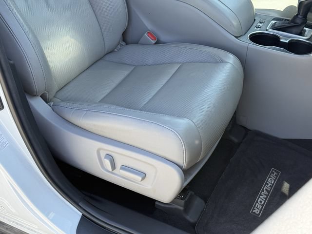 Used 2018 Toyota Highlander Limited FWD image 18