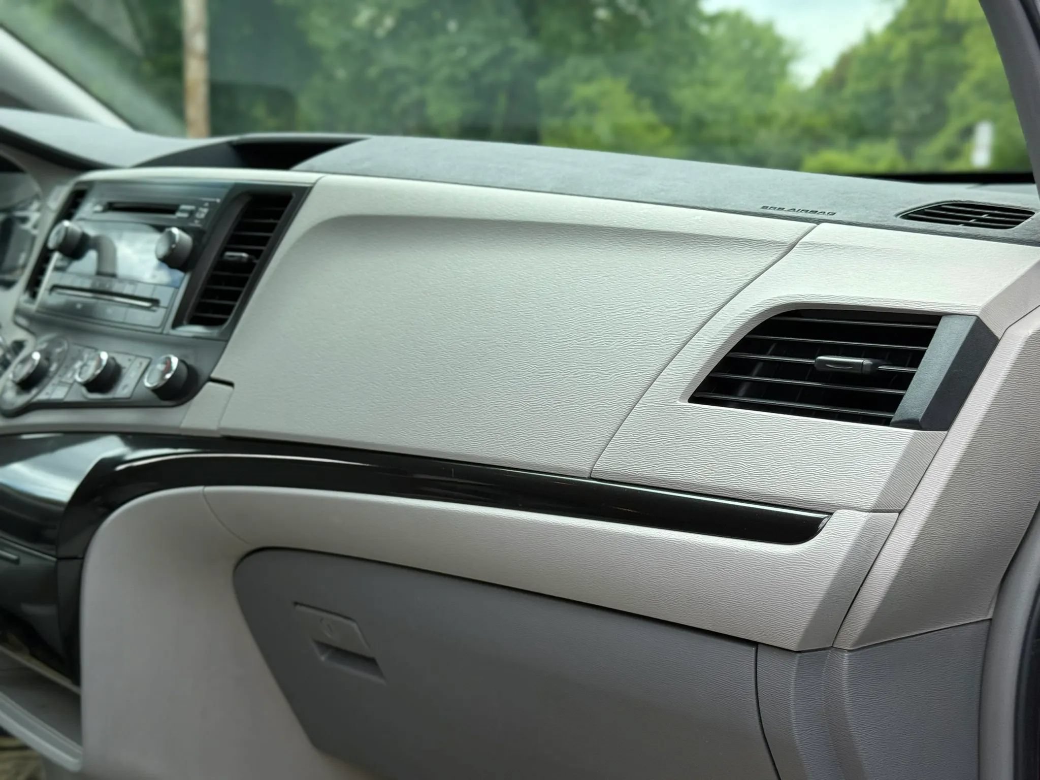 Used 2013 Toyota Sienna L FWD image 43