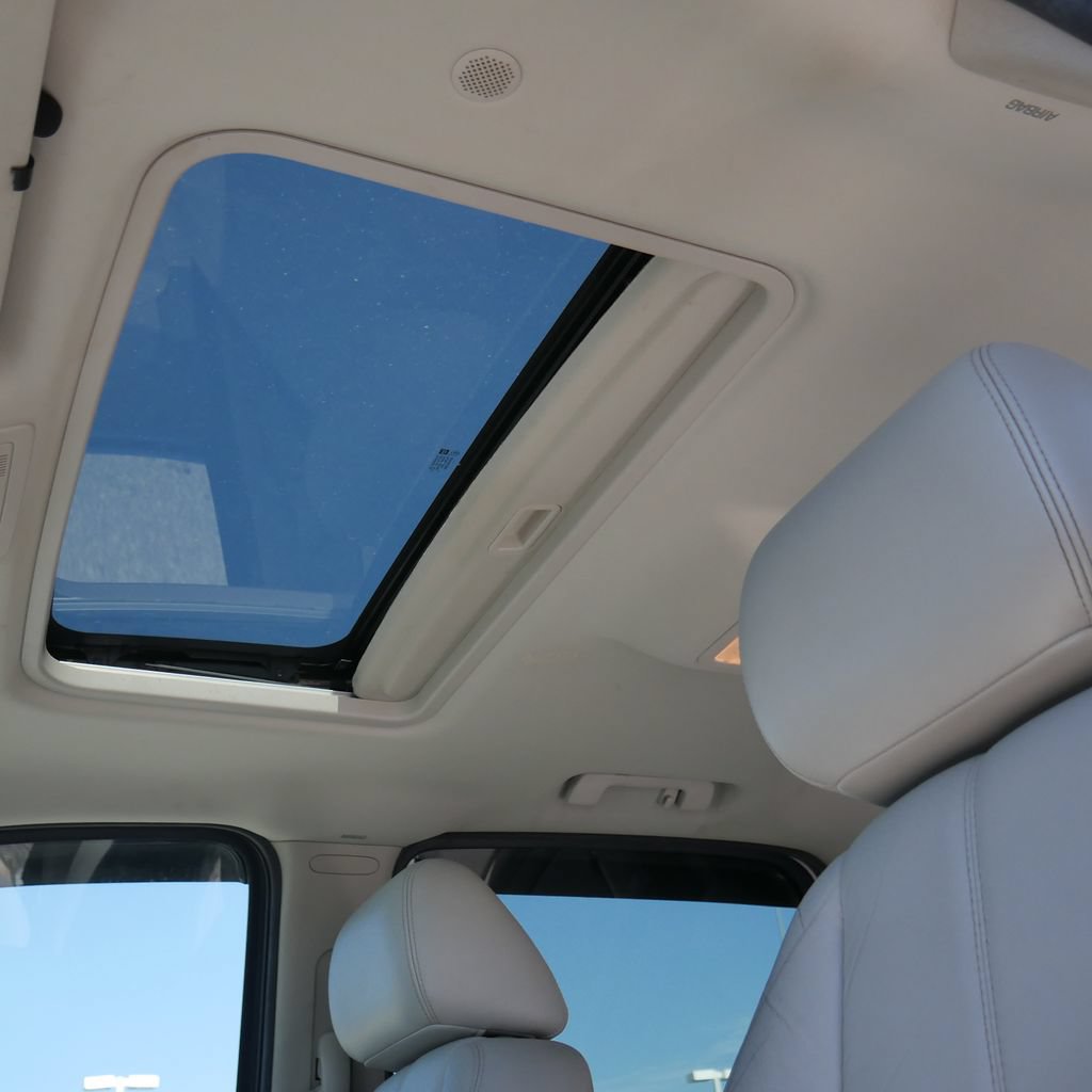 Used 2011 Chevrolet Silverado 1500 LTZ w/ LTZ White Diamond Edition AWD/4WD image 27
