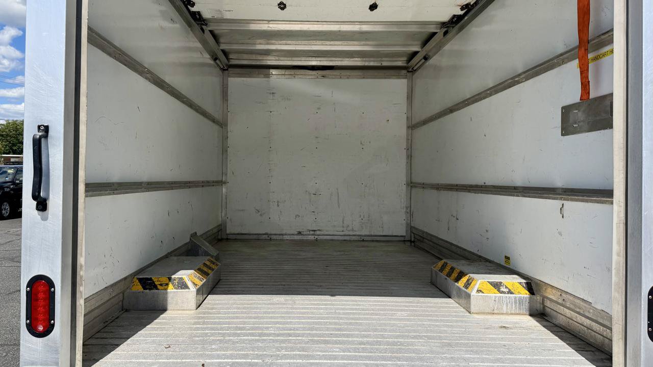 Used 2023 Chevrolet Express 3500 w/ Power Convenience Package RWD image 10