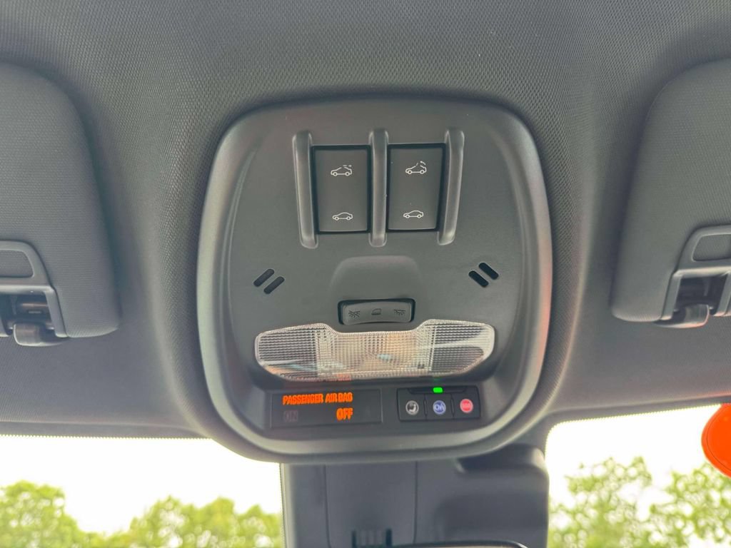Used 2026 Chevrolet Trax RS w/ Sunroof Package FWD image 33
