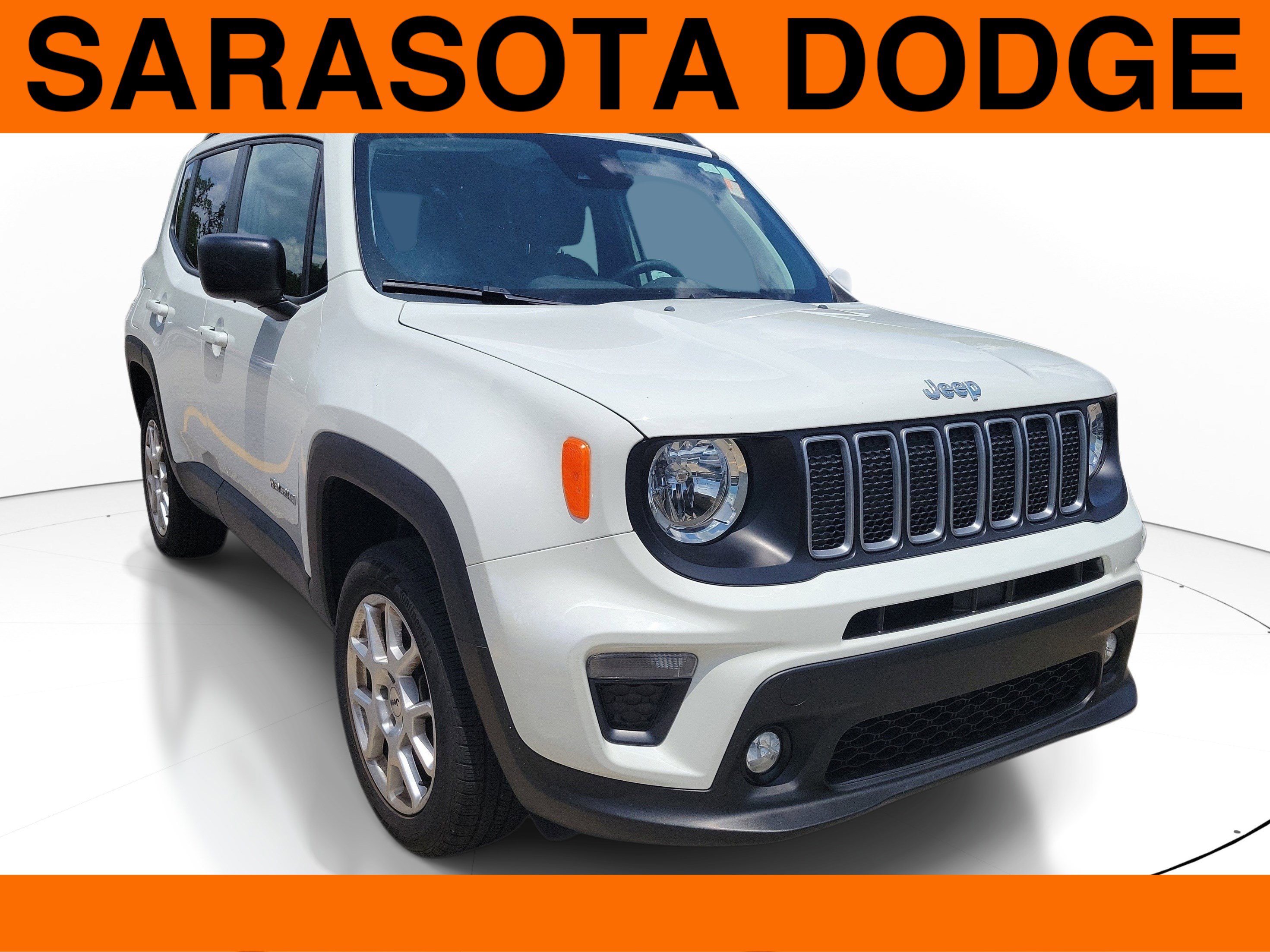 Used 2022 Jeep Renegade Latitude w/ Convenience Group AWD/4WD image 1