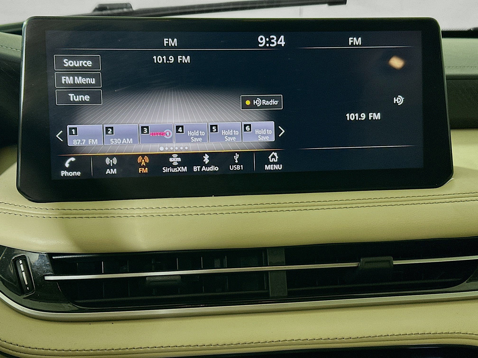 Used 2024 INFINITI QX60 Sensory w/ Cargo Package AWD/4WD image 24