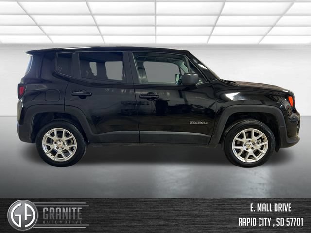 Used 2023 Jeep Renegade Latitude AWD/4WD image 7