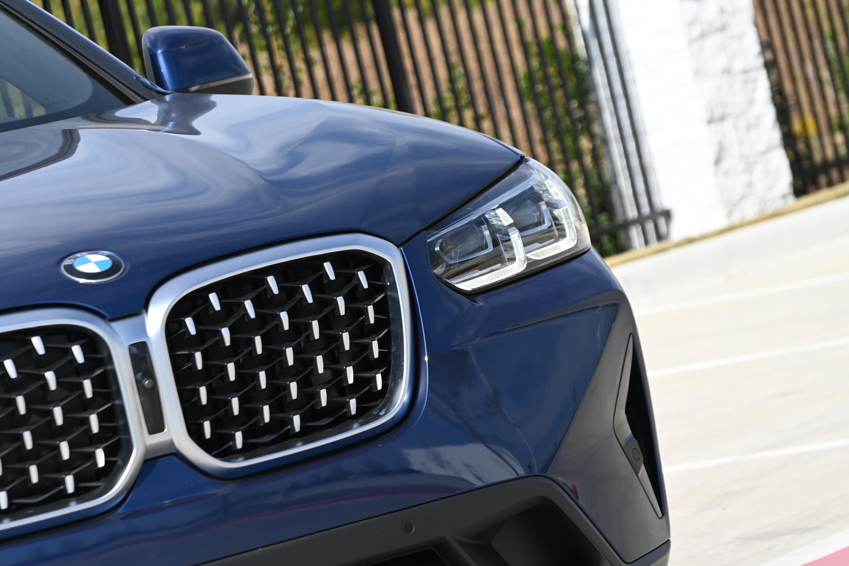 Certified 2025 BMW X4 xDrive30i AWD/4WD image 10