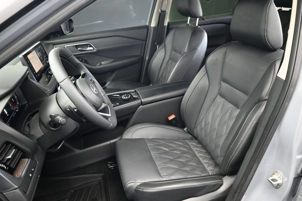 Certified 2024 Nissan Rogue Platinum w/ Platinum Premium Package AWD/4WD image 19