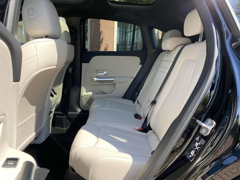 Certified 2025 Mercedes-Benz GLA 250 image 18