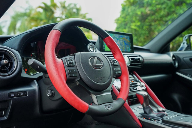 Used 2025 Lexus IS 500 w/ F-Sport Performance RWD image 25
