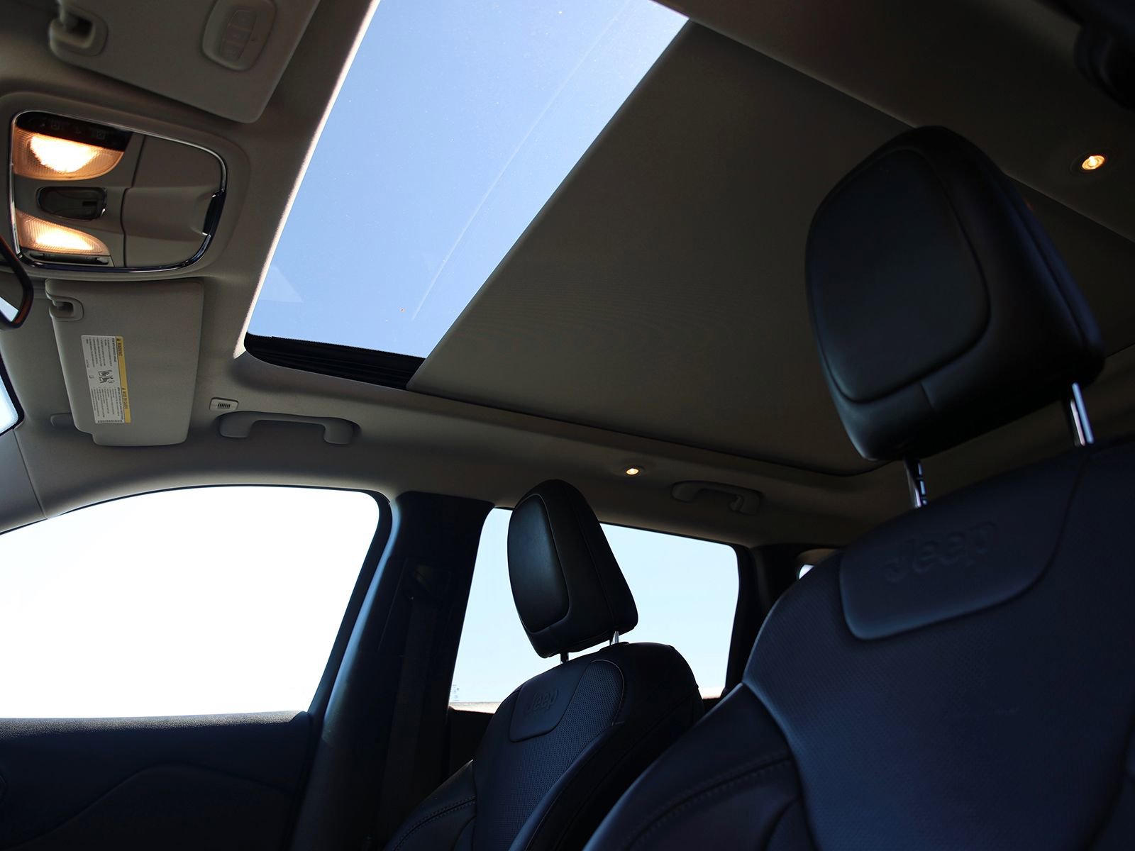 Used 2019 Jeep Cherokee Limited image 23