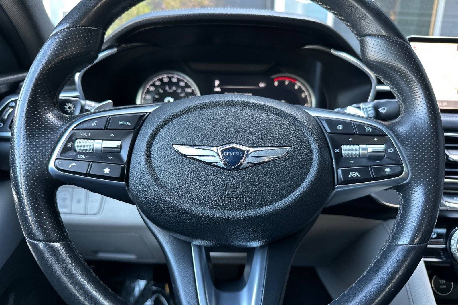 Used 2022 Genesis G70 2.0T RWD image 27