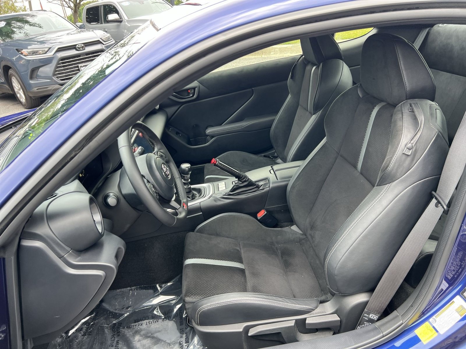Used 2023 Toyota GR86 Premium w/ ALL Weather Mat Package (TMS) RWD image 13