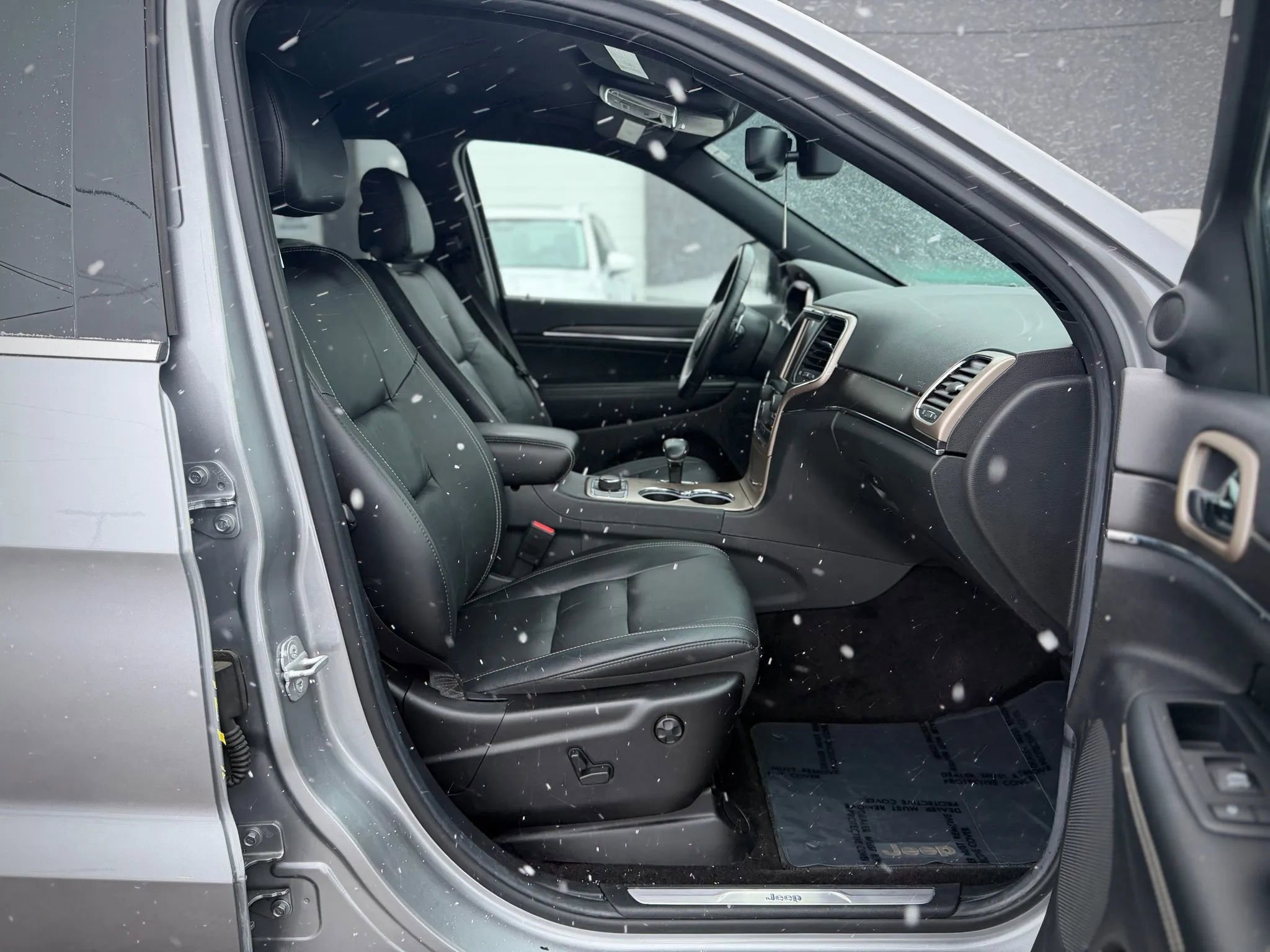 Used 2014 Jeep Grand Cherokee Limited image 21