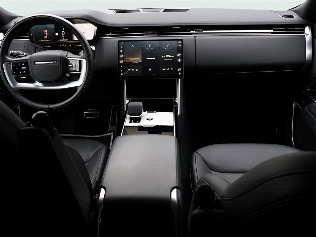 Used 2025 Land Rover Range Rover SE image 13