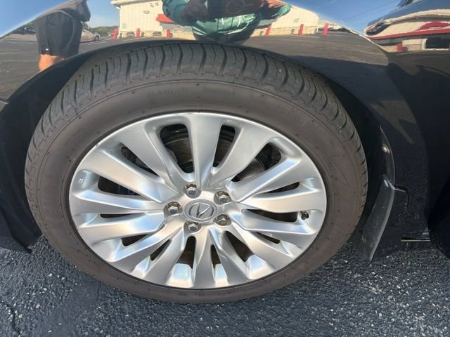 Used 2014 Acura RLX w/ Technology Package FWD image 29