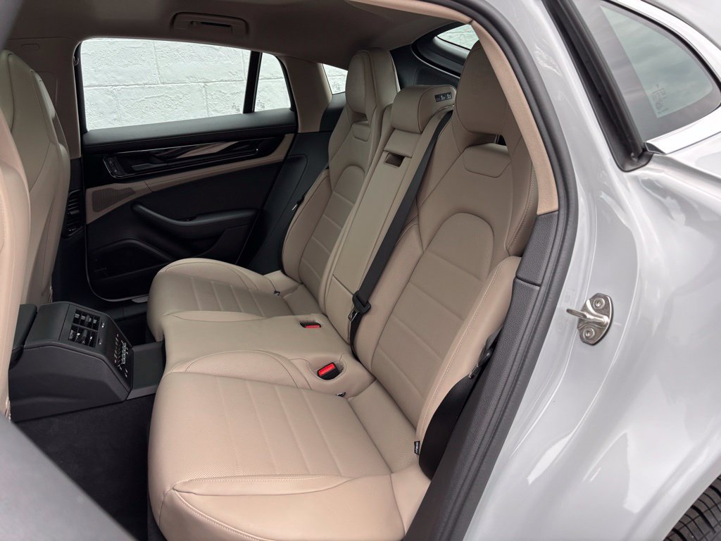 Certified 2025 Porsche Panamera 4 AWD/4WD image 8