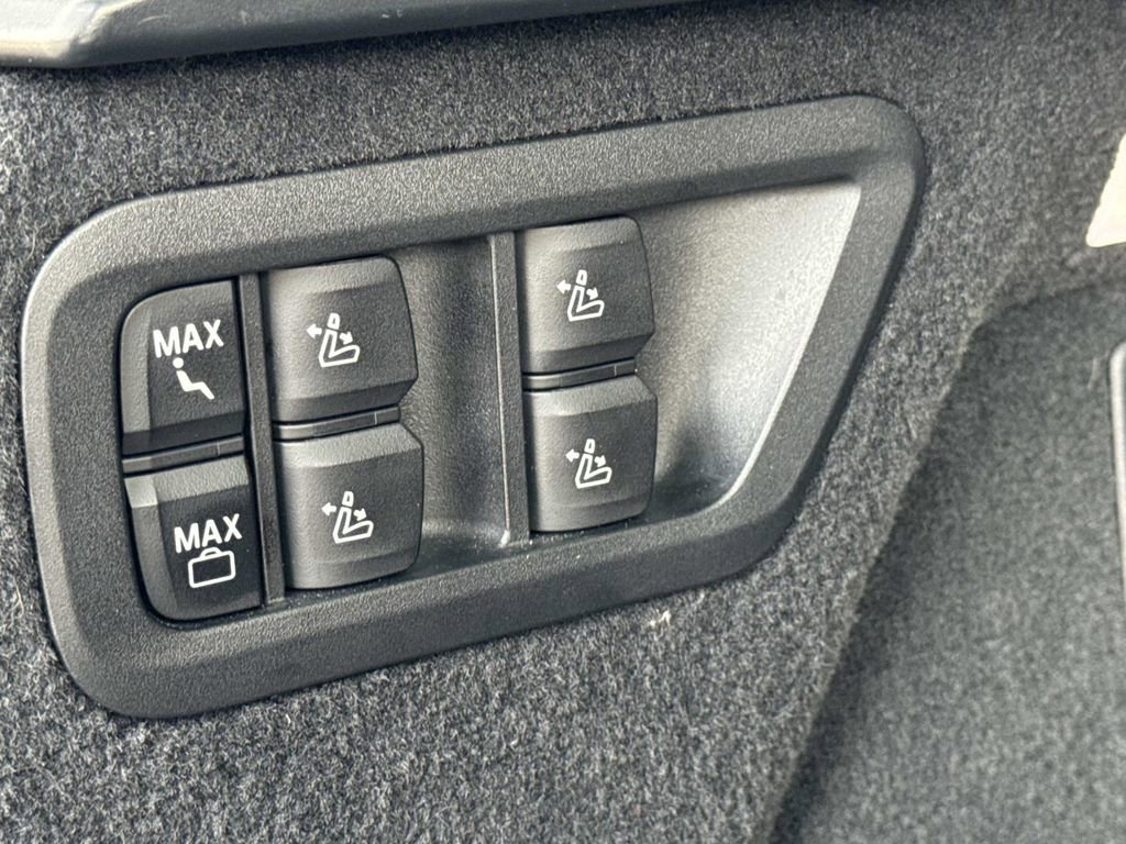 Used 2023 BMW X7 xDrive40i w/ Premium Package image 7