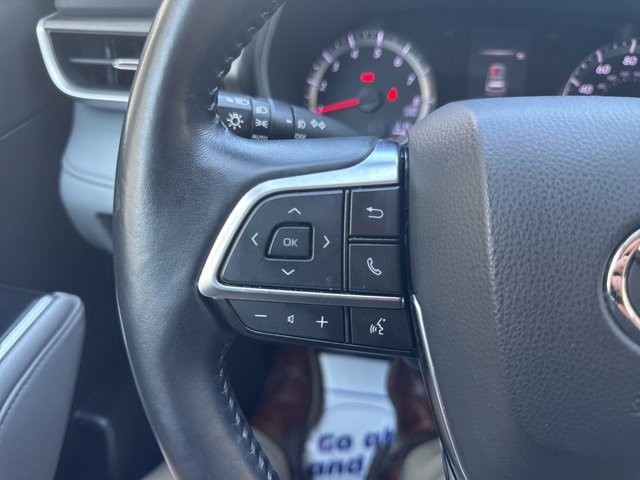 Used 2021 Toyota Highlander LE image 23