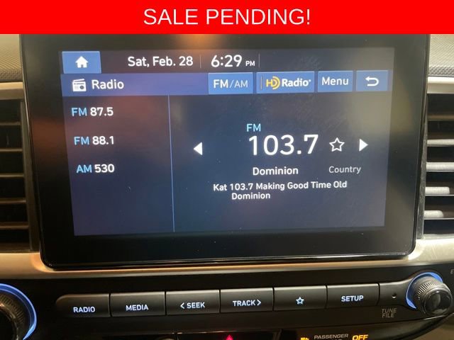 Used 2025 Hyundai Venue SEL image 18