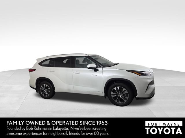 Used 2021 Toyota Highlander XLE AWD/4WD image 5