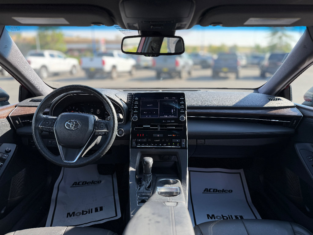 Used 2022 Toyota Avalon XLE FWD image 5