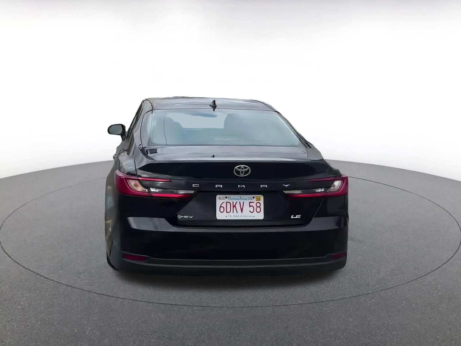 Used 2025 Toyota Camry LE image 11