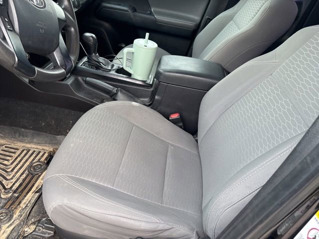 Used 2016 Toyota Tacoma SR w/ SR Convenience Package image 6