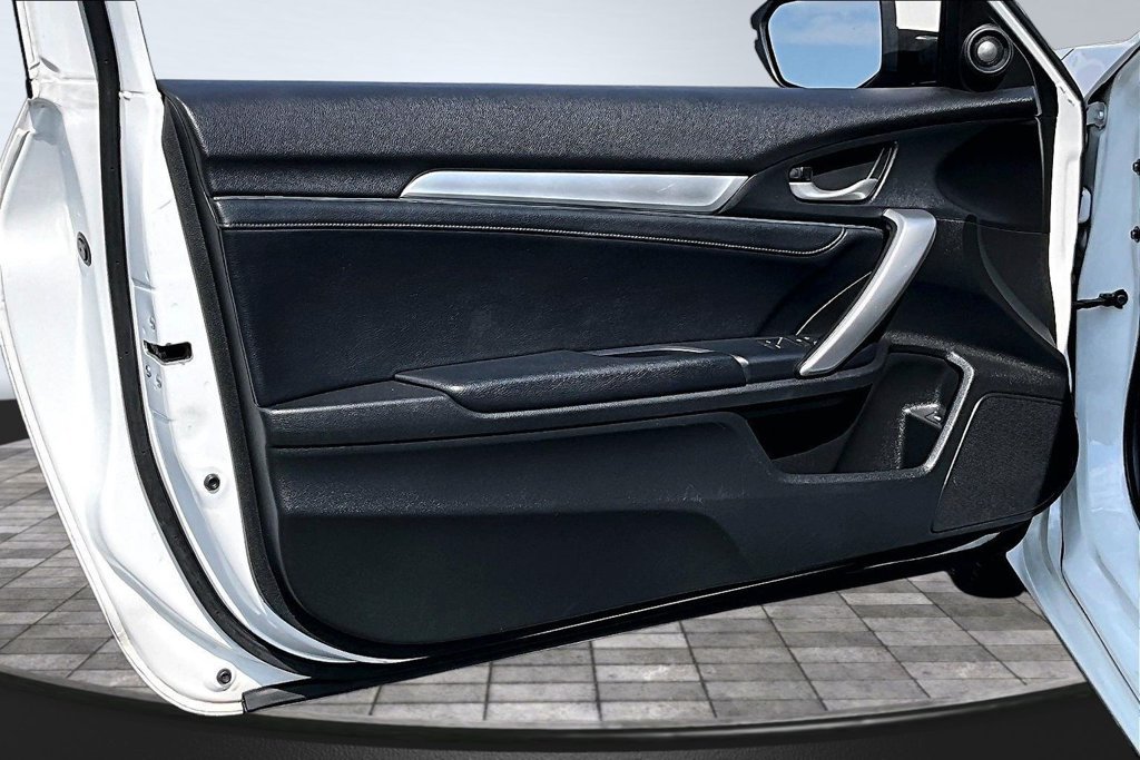 Used 2019 Honda Civic Touring image 23