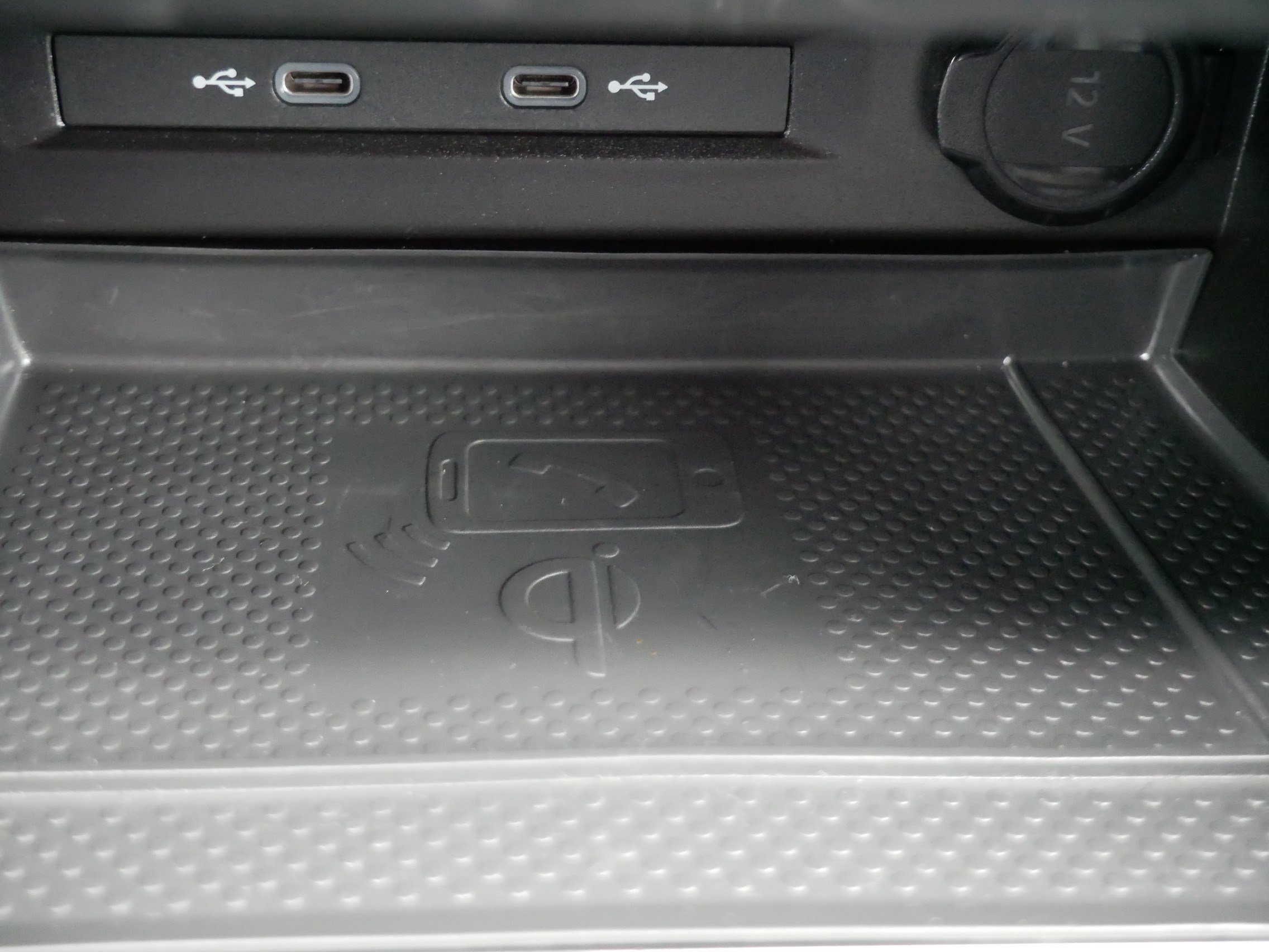 Certified 2023 Volkswagen Tiguan SE R-Line image 28