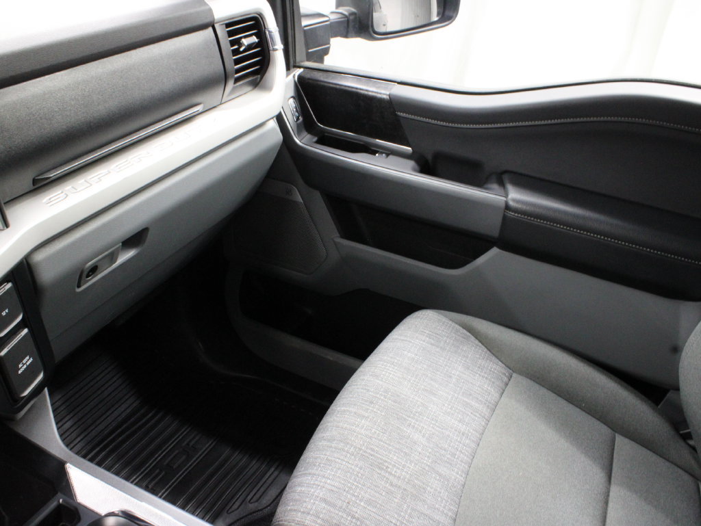 Used 2023 Ford F250 XLT w/ Black Appearance Package AWD/4WD image 38