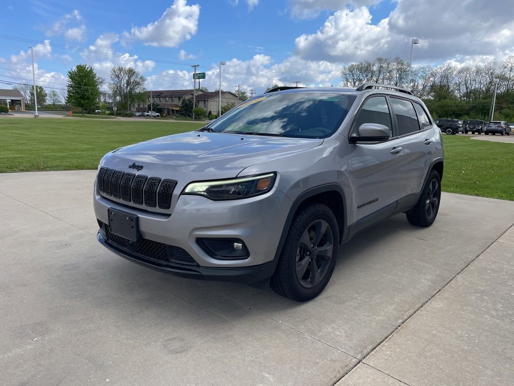 Used 2021 Jeep Cherokee Latitude Plus AWD/4WD image 2