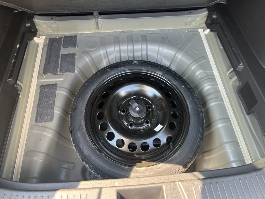 Used 2025 Chevrolet Trax RS FWD image 51
