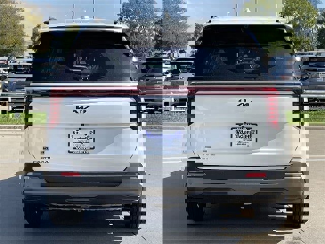 Used 2026 Kia Carnival SX Prestige image 5