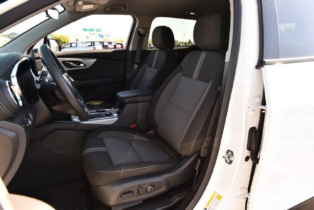 Used 2025 Chevrolet Blazer LT AWD/4WD image 17