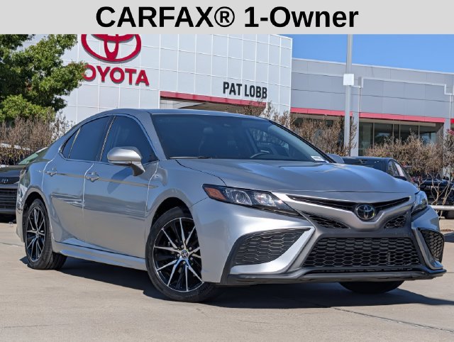 Used 2024 Toyota Camry SE FWD image 2