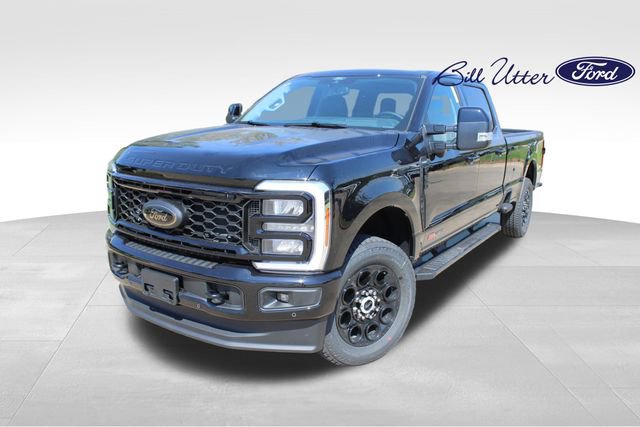 New 2026 Ford F350 Lariat w/ Black Appearance Package