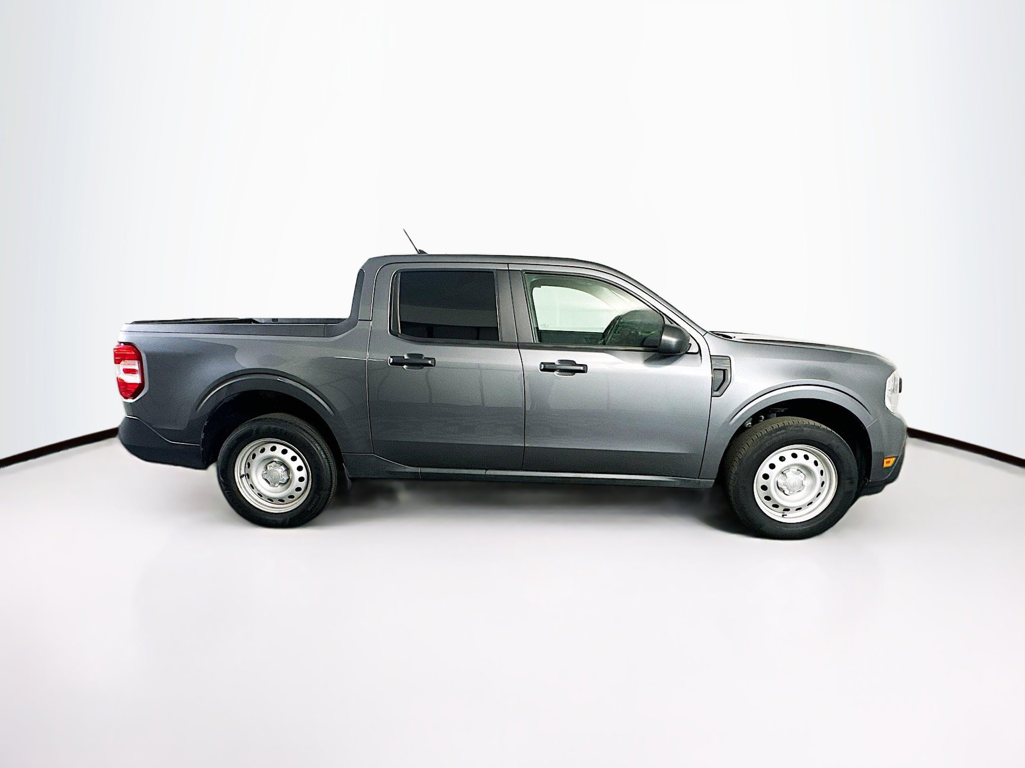 Used 2022 Ford Maverick XL FWD image 10