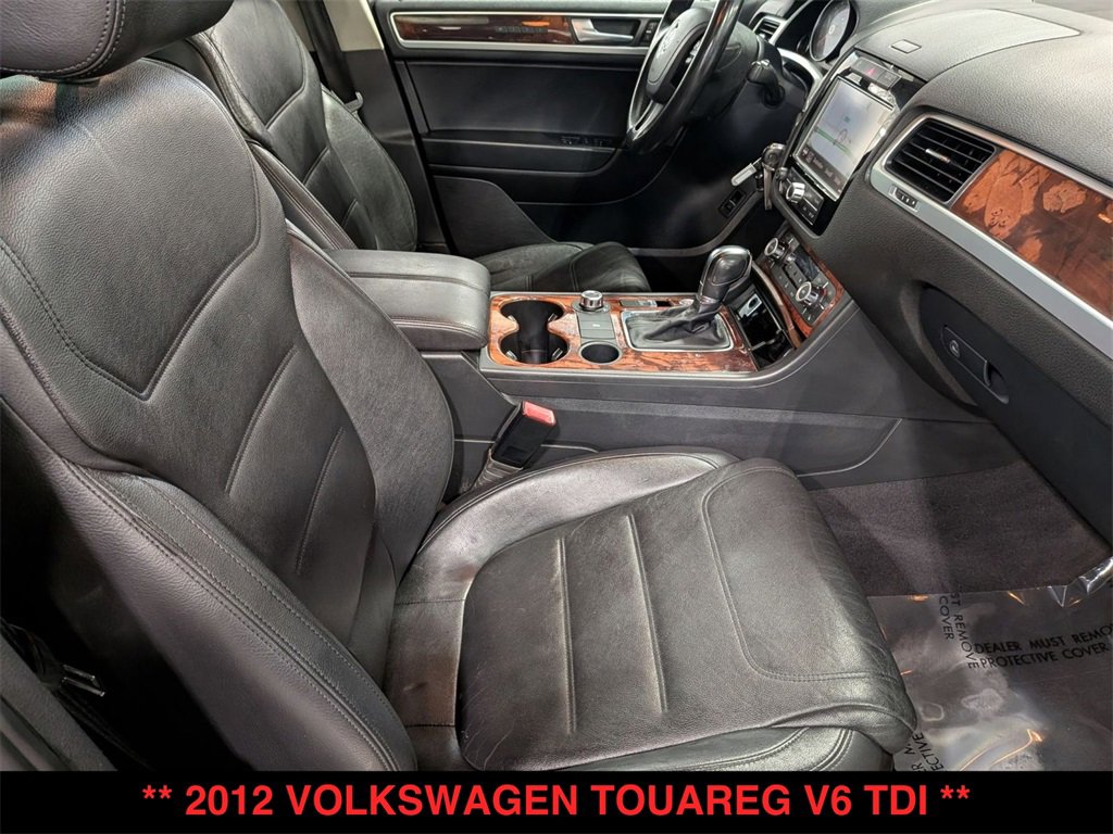 Used 2012 Volkswagen Touareg Sport image 30
