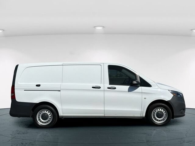 Used 2023 Mercedes-Benz Metris image 8