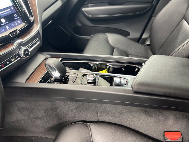 Certified 2023 Volvo XC60 B5 Plus w/ Climate Package AWD/4WD image 15