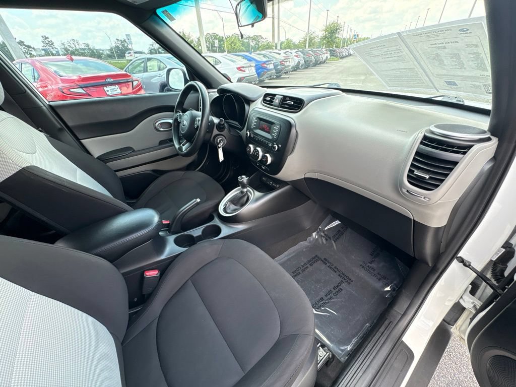 Used 2016 Kia Soul FWD image 21