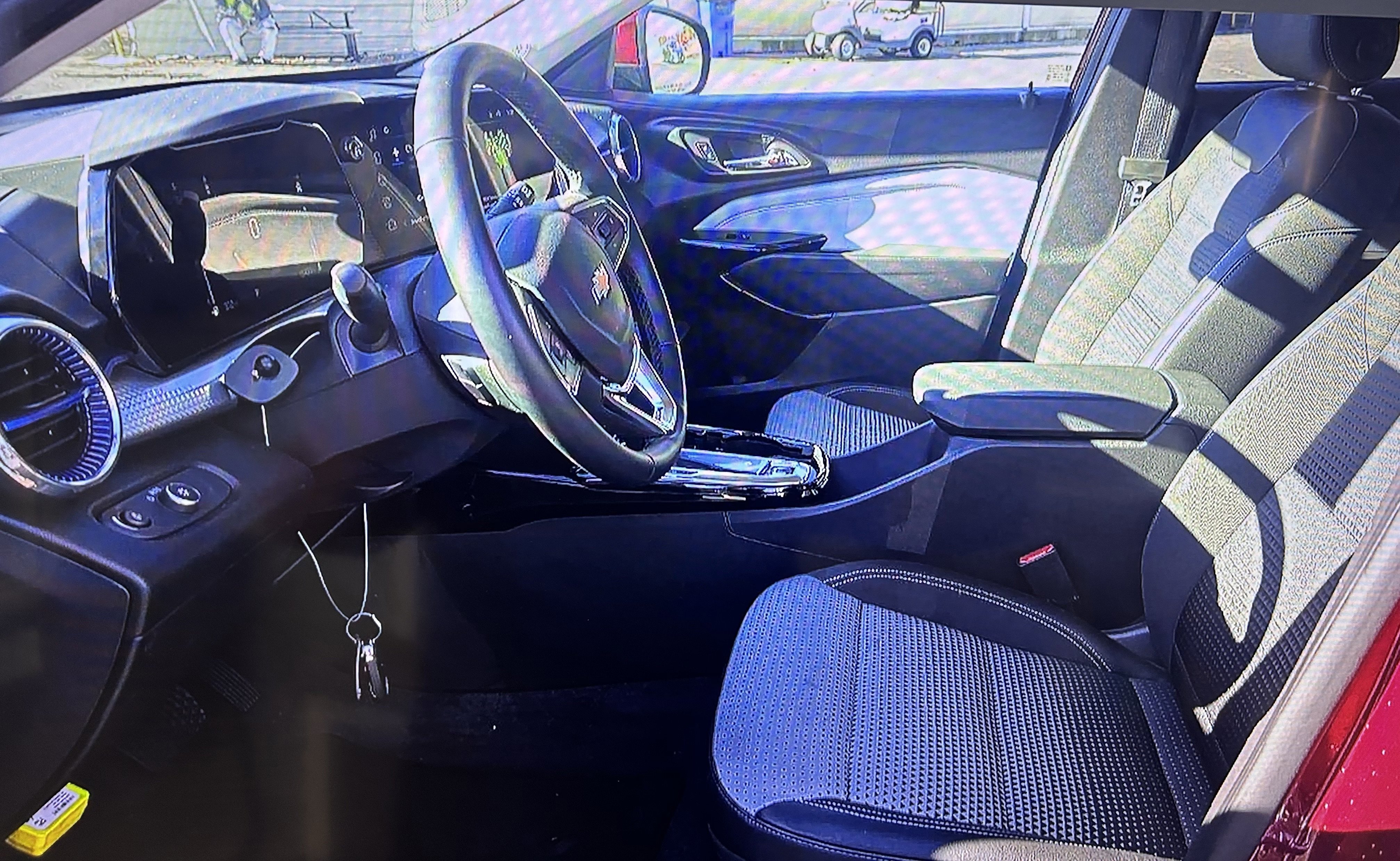 Used 2025 Chevrolet Trax LT w/ LT Convenience Package image 9