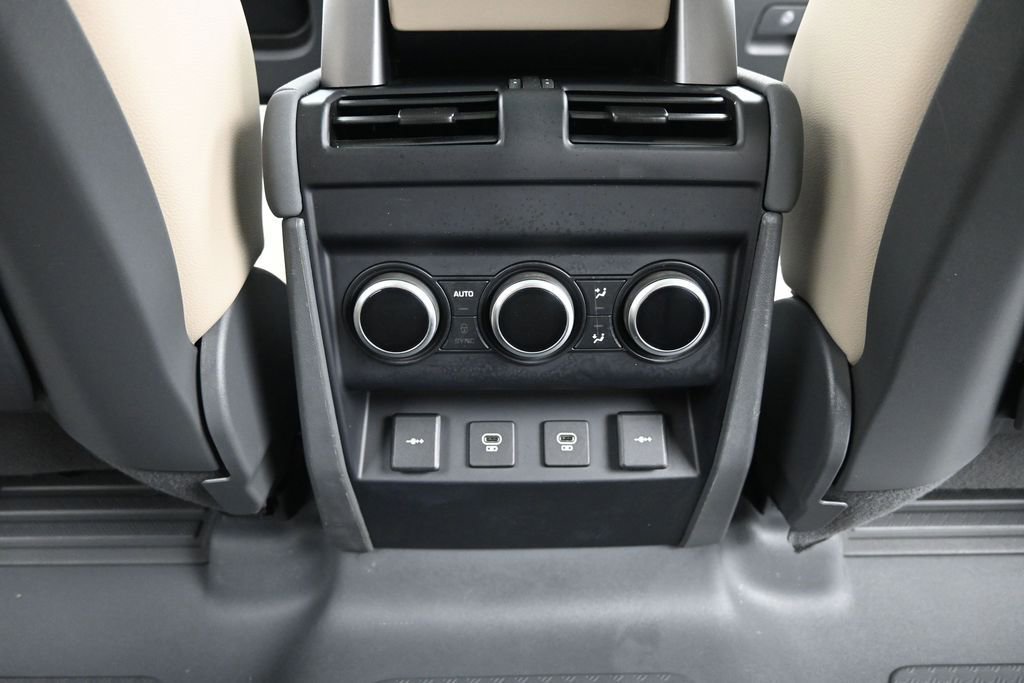 Used 2022 Land Rover Defender 110 SE AWD/4WD image 20