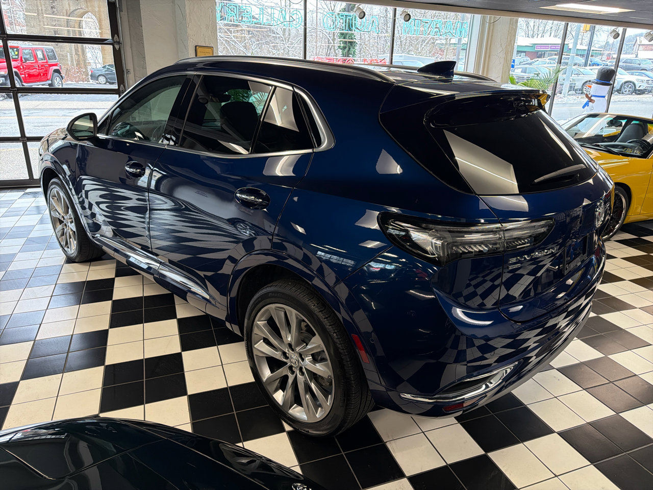 Used 2022 Buick Envision Avenir w/ Technology Package II image 6