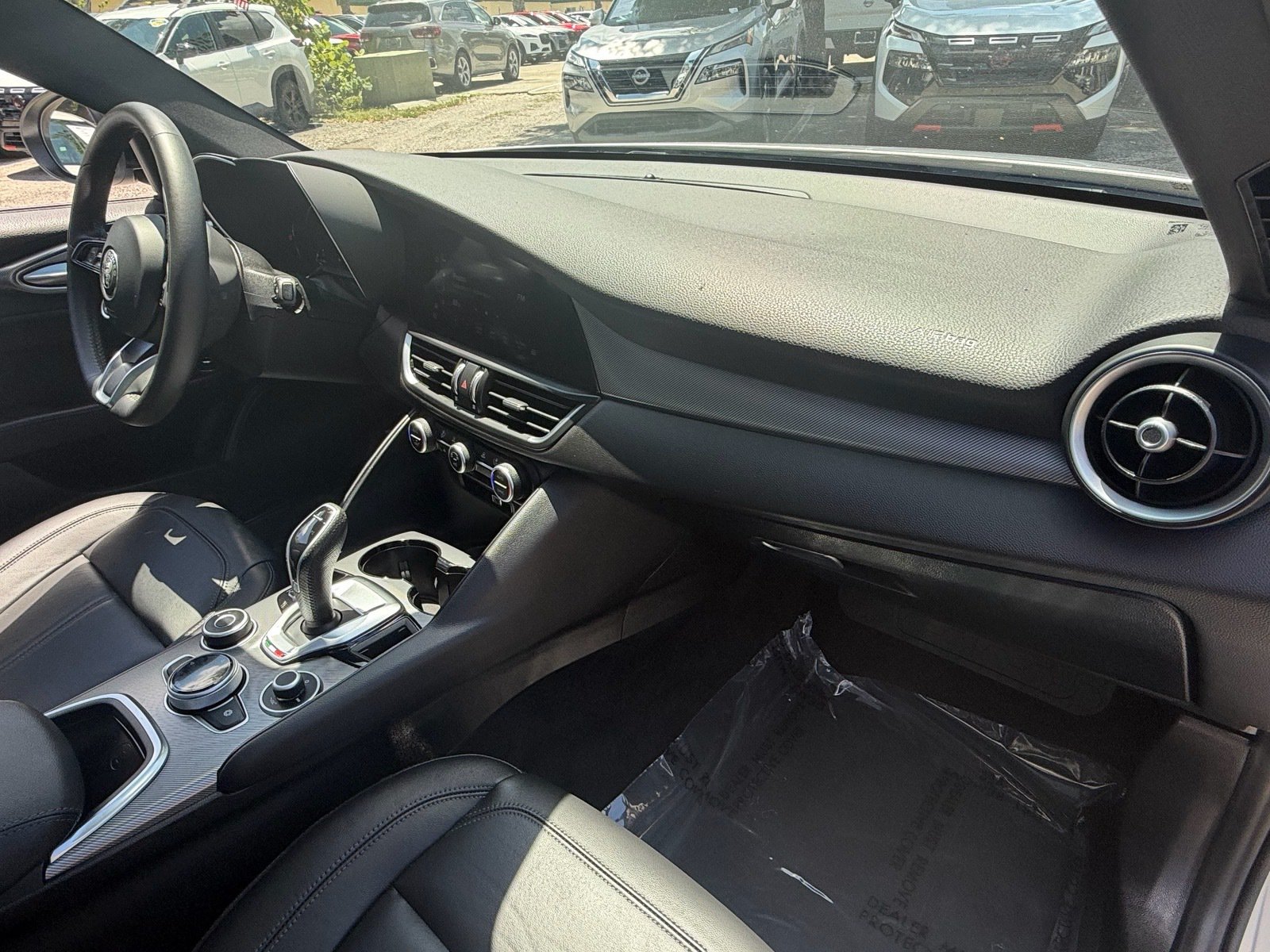 Used 2024 Alfa Romeo Giulia Ti w/ Active Assist Plus Package AWD/4WD image 18