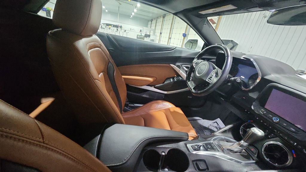 Used 2016 Chevrolet Camaro LT image 13