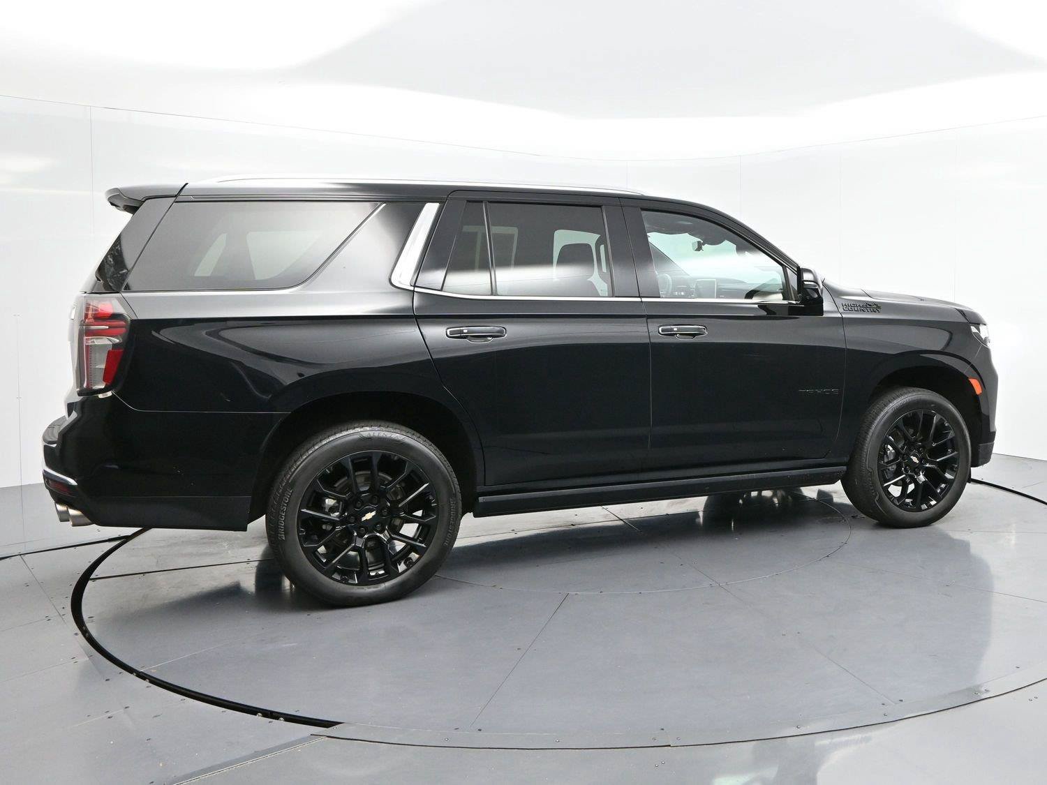 Used 2023 Chevrolet Tahoe High Country AWD/4WD image 8